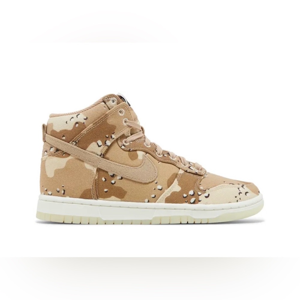 Nike Women's Dunk High Desert Camo. Size 6